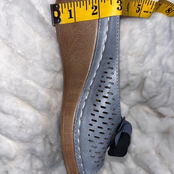 Light blue wedge sandals.  New.  Size 8. - Picture 8 of 9